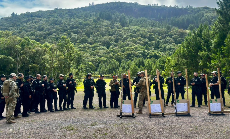 PCPR prepara servidores para o uso de fuzis durante o Verão Maior Paraná