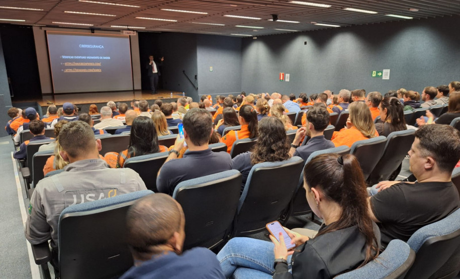 PCPR realiza palestra sobre golpes e cibersegurança em Araucária