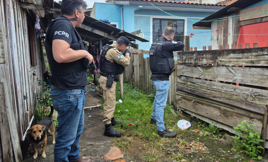 PCPR e PMPR prendem irmão suspeitos de homicídio ocorrido em Castro