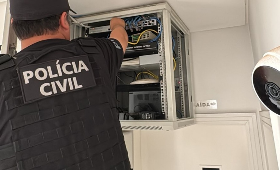 PCPR cumpre buscas em operação contra corrupção em Tamarana