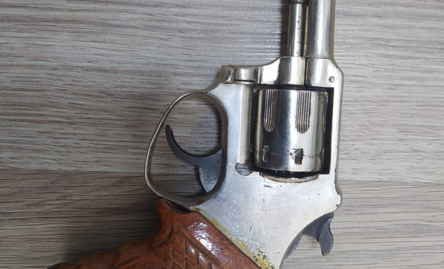 PCPR prende homem em flagrante por porte irregular de arma de fogo em Pitanga