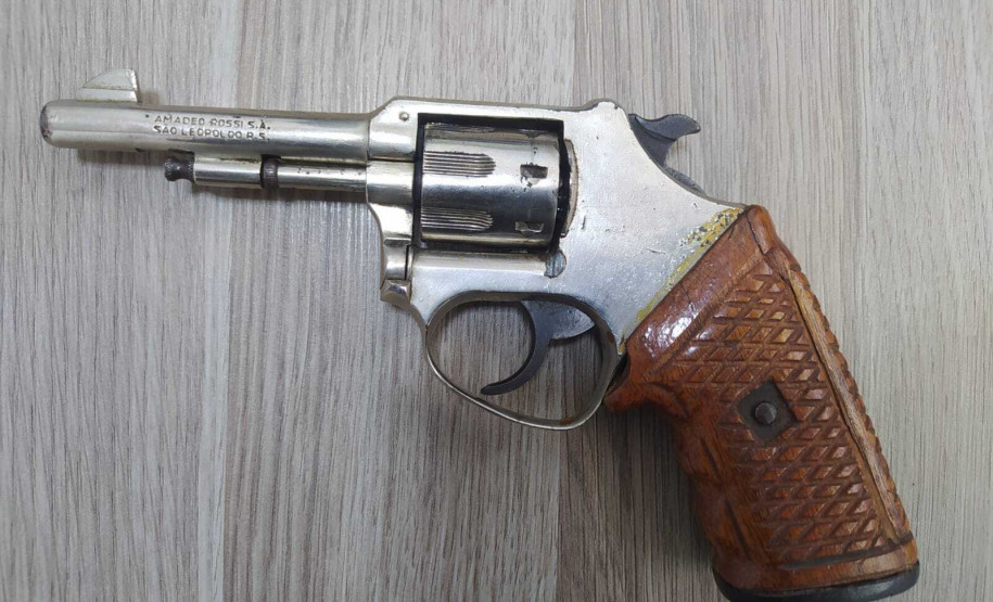 PCPR prende homem em flagrante por porte irregular de arma de fogo em Pitanga