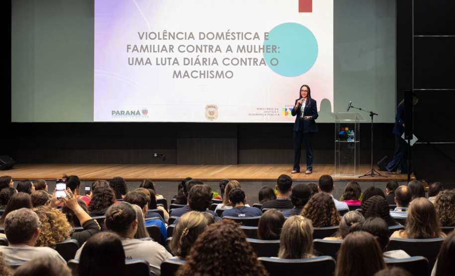 PCPR realiza palestra sobre conscientização e prevenção da violência doméstica em Foz do Iguaçu