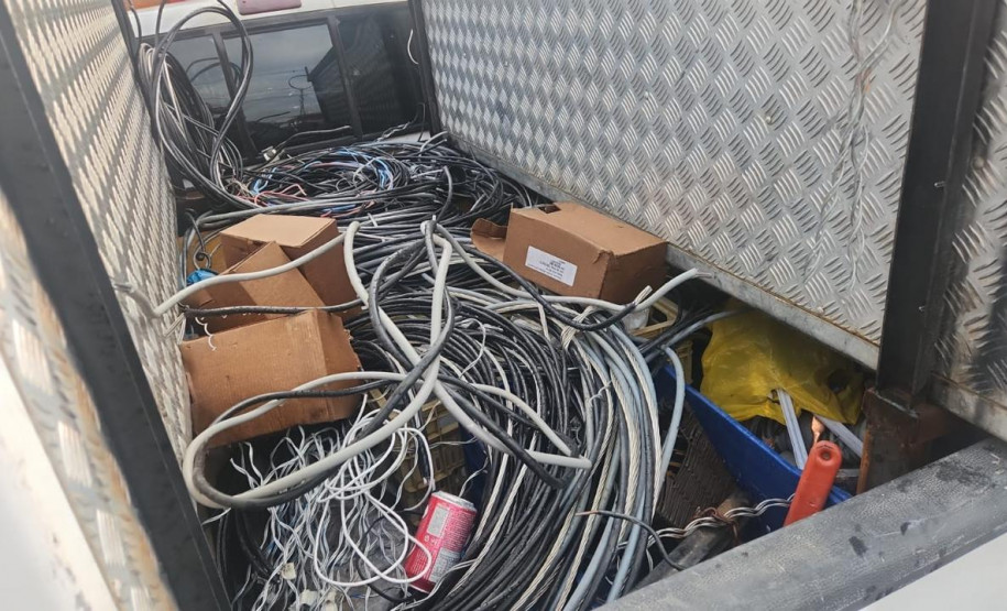 PCPR prende homem em flagrante por furto de energia e apreende veículo caracterizado com marca da concessionária em São José dos Pinhais