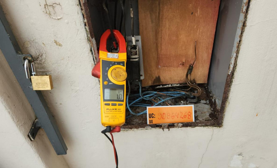 PCPR prende homem em flagrante por furto de energia e apreende veículo caracterizado com marca da concessionária em São José dos Pinhais