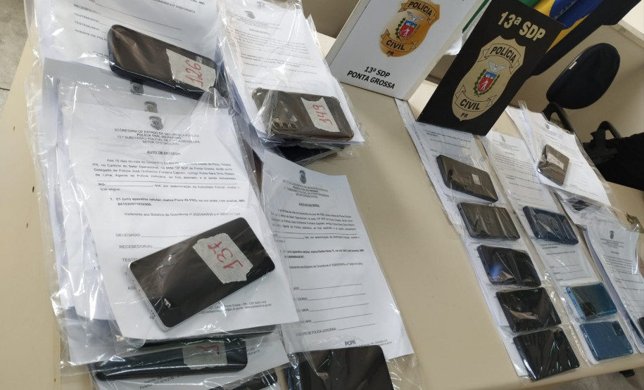 PCPR restitui mais de 50 celulares recuperados a vítimas em Ponta Grossa