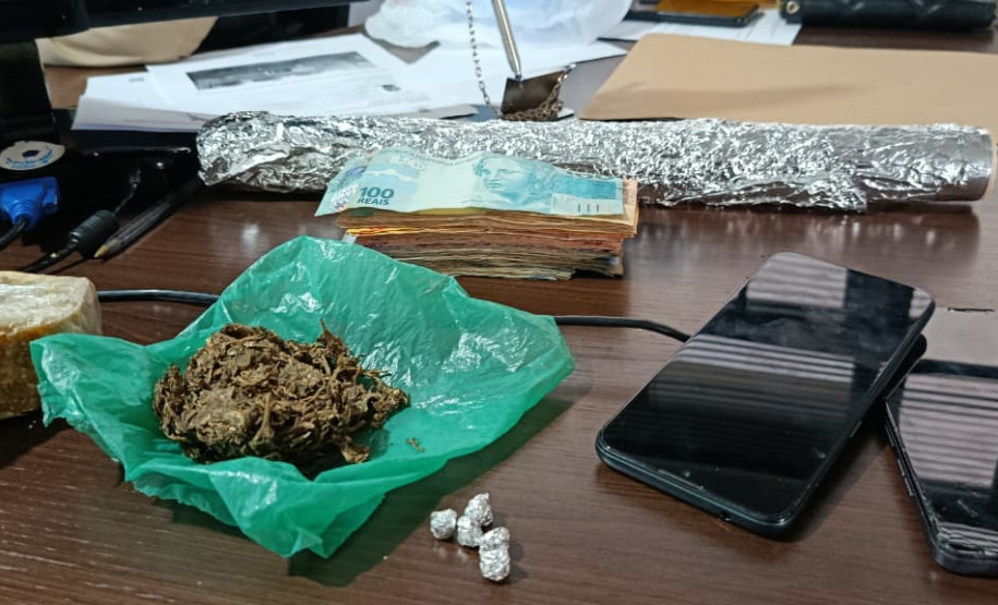 PCPR e PMPR prendem duas pessoas em operação contra o tráfico em Carlópolis