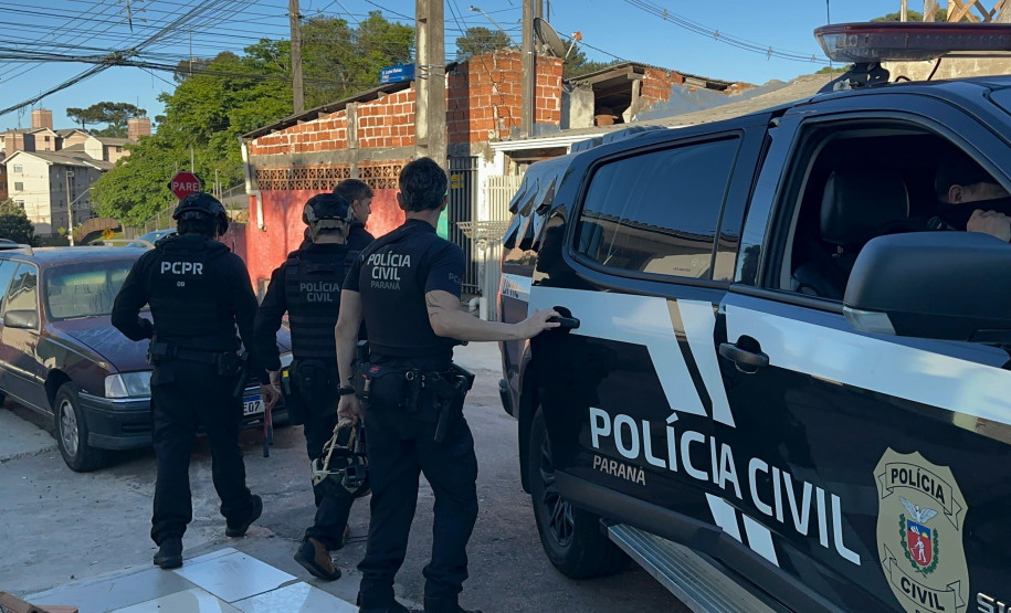 PCPR prende oito pessoas em três estados em operação contra suspeitos de desvios milionários de cargas