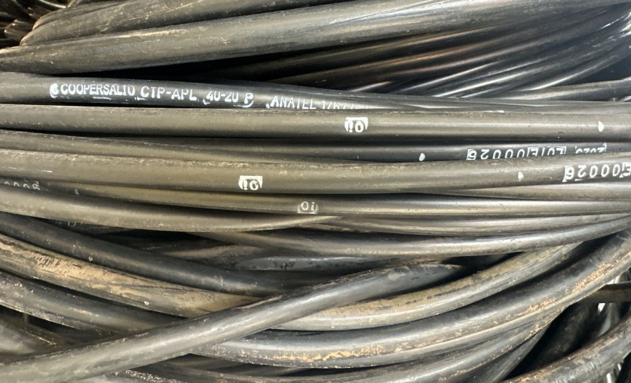 PCPR prende homem por receptação de localiza 1 tonelada de cabos de telefonia em Curitiba