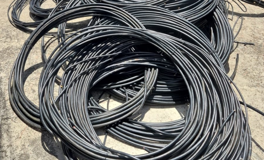 PCPR prende homem por receptação de localiza 1 tonelada de cabos de telefonia em Curitiba