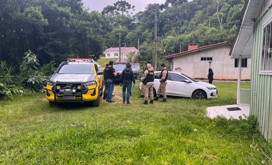 PCPR e PMPR prendem casal em flagrante por tráfico de drogas e associação ao tráfico de drogas em Quitandinha