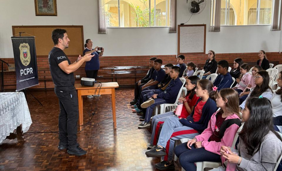 PCPR ministra palestra sobre bullying e cyberbullying em instituto de Ponta Grossa