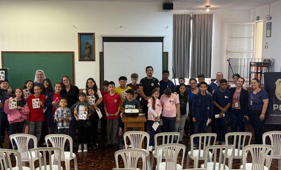 PCPR ministra palestra sobre bullying e cyberbullying em instituto de Ponta Grossa