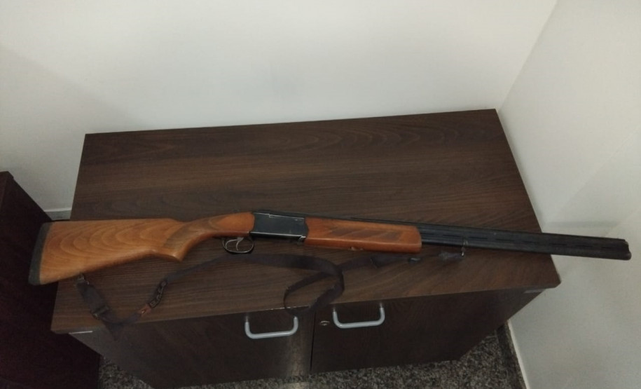 PCPR prende homem por posse irregular de arma e outros crimes em Araucária