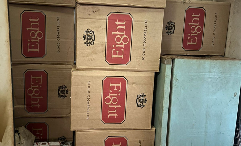 PCPR e PMPR apreendem quase 900 quilos de maconha e arsenal em depósito rural no Oeste do Paraná