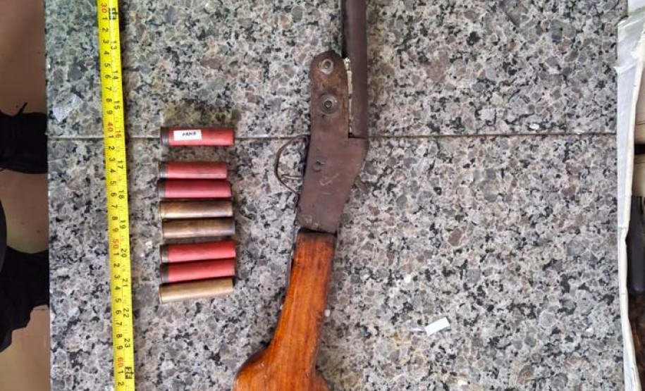 PCPR e PMPR prendem homem em flagrante por violência doméstica e disparo de arma de fogo em Jaguariaíva