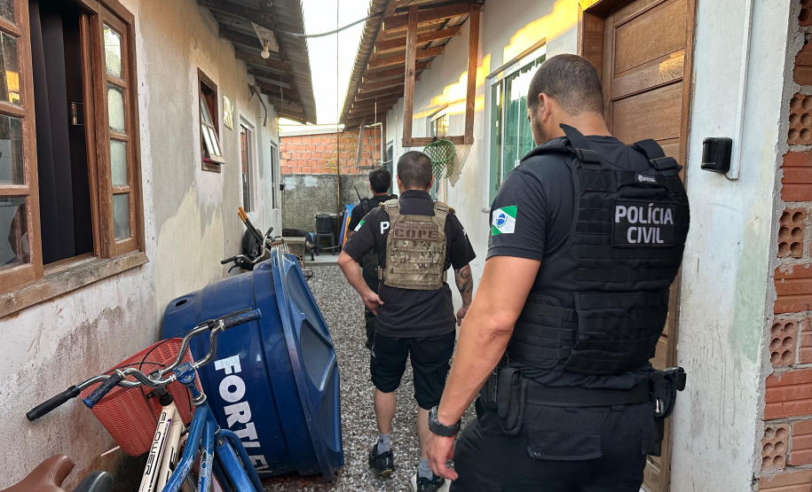 PCPR, PMPR e Polícia Penal cumprem 13 mandados de busca e apreensão contra o tráfico de drogas no Litoral