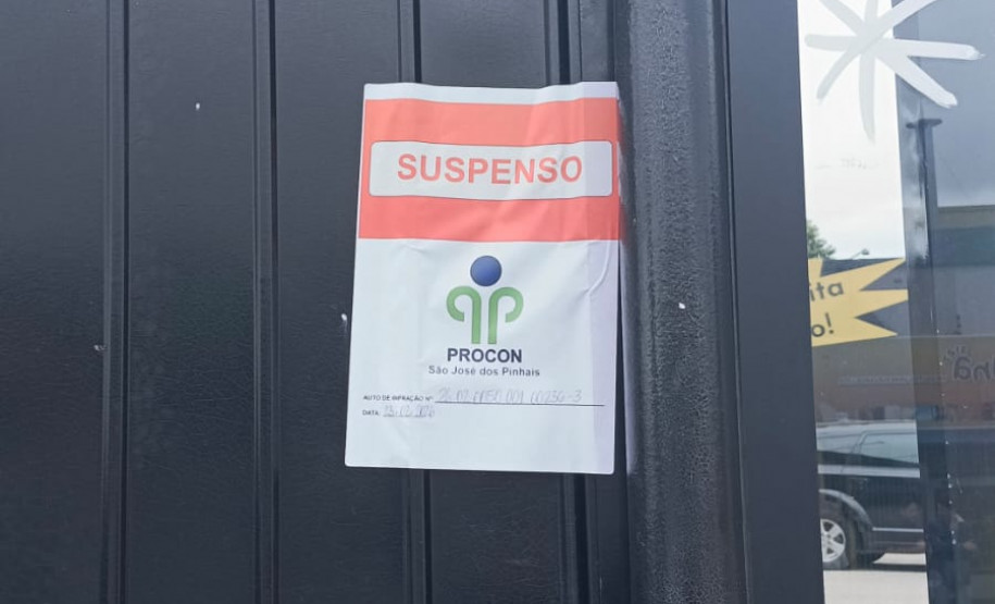 PCPR, GCM e Procon interditam unidades de loja de veículos por golpes contra consumidores