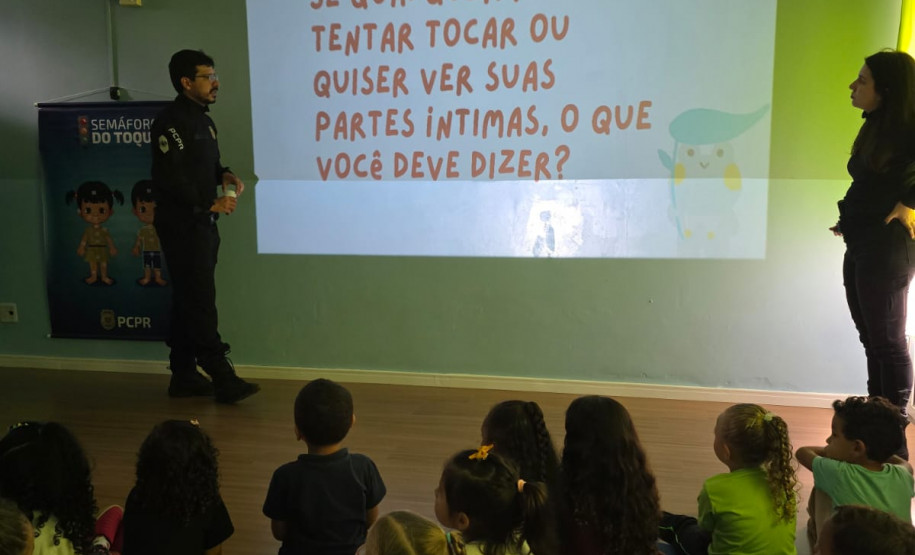PCPR realiza palestra educativa para crianças em uma escola de Araucária