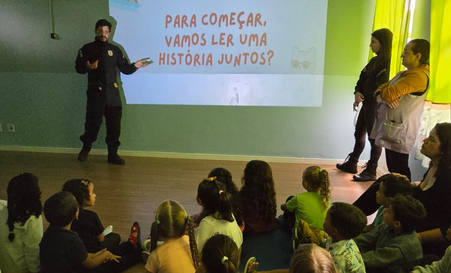 PCPR realiza palestra educativa para crianças em uma escola de Araucária