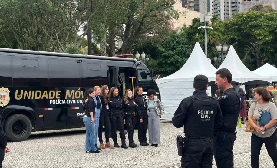Forças de segurança participam do evento Mulheres em Ação, em Curitiba