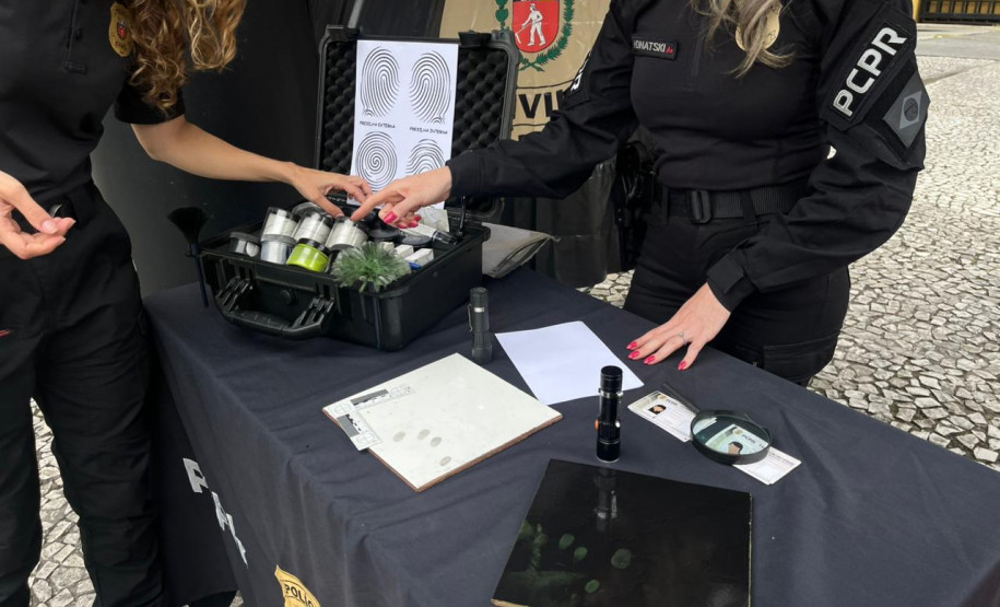 Forças de segurança participam do evento Mulheres em Ação, em Curitiba