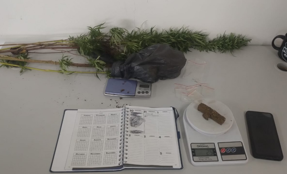 PCPR prende homem em flagrante por tráfico de drogas em Campo Magro