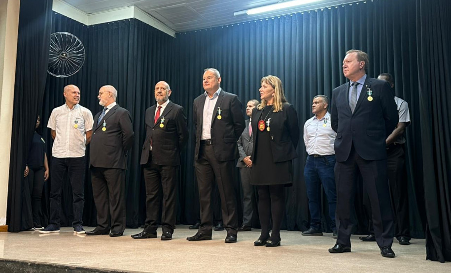 Delegada da PCPR recebe homenagem da Diretoria de Finanças da PMPR