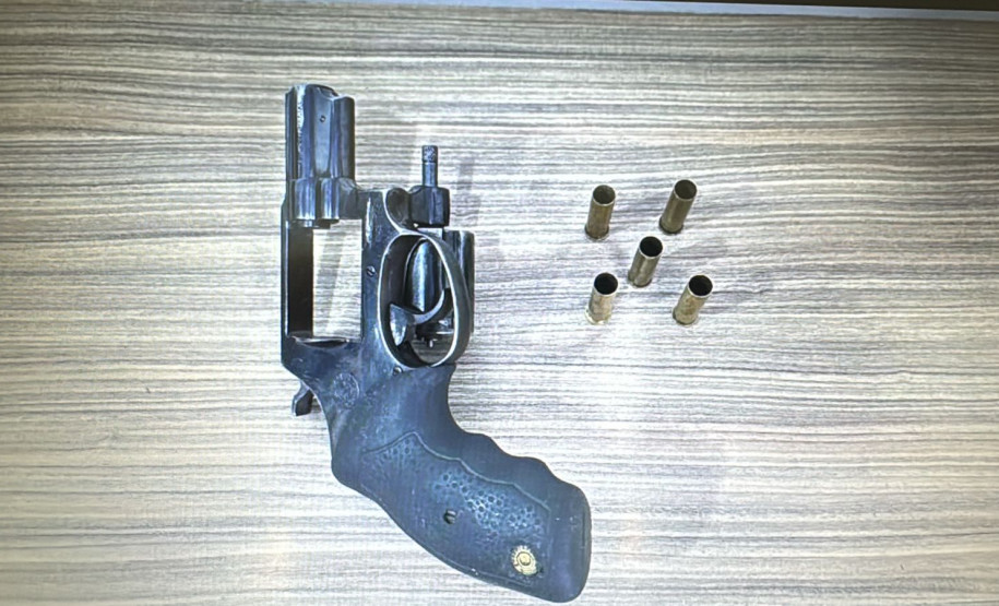 PCPR prende suspeito por disparos de arma de fogo em Jacarezinho