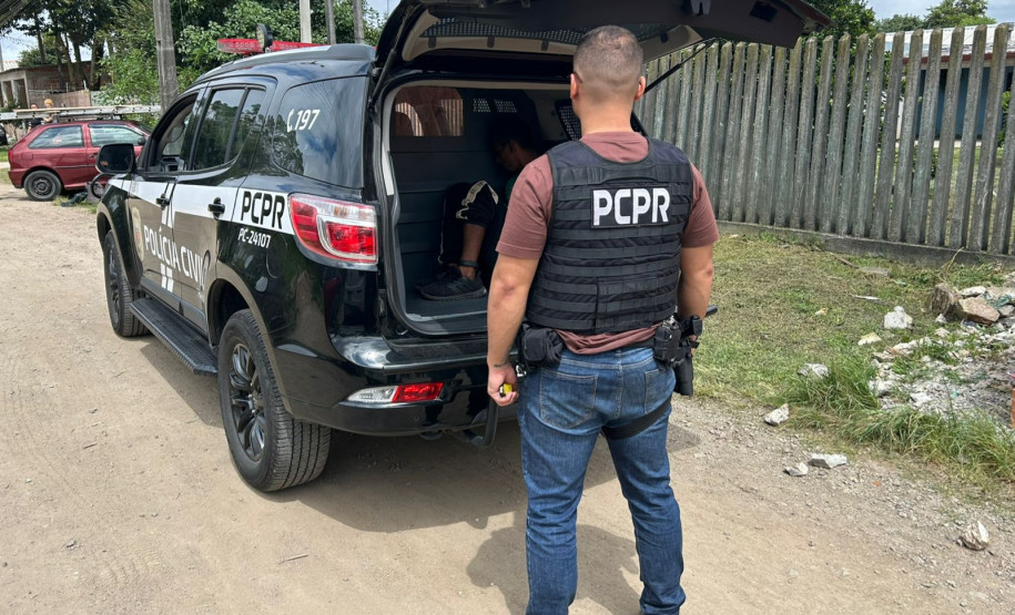 PCPR prende duas pessoas por tráfico de drogas em Piraquara