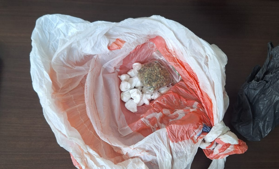 PCPR prende duas pessoas por tráfico de drogas em Piraquara