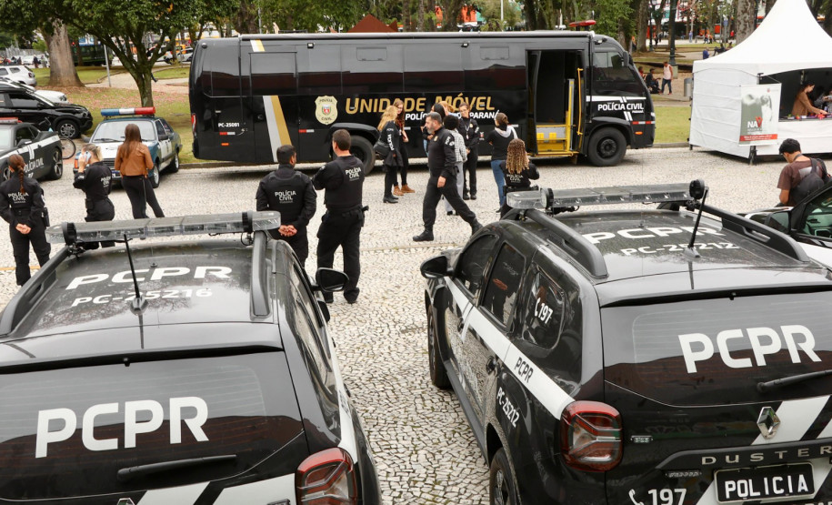 Forças de segurança participam do evento Mulheres em Ação, em Curitiba