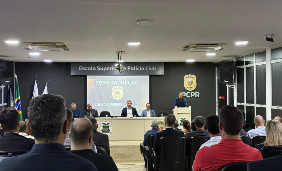 PCPR inicia curso de pós-graduação para 81 delegados em Curitiba