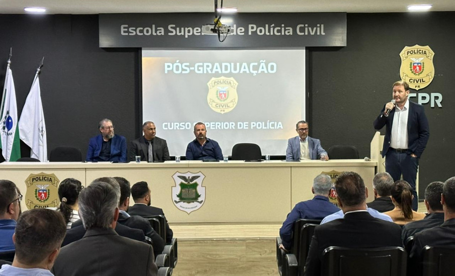PCPR inicia curso de pós-graduação para 81 delegados em Curitiba