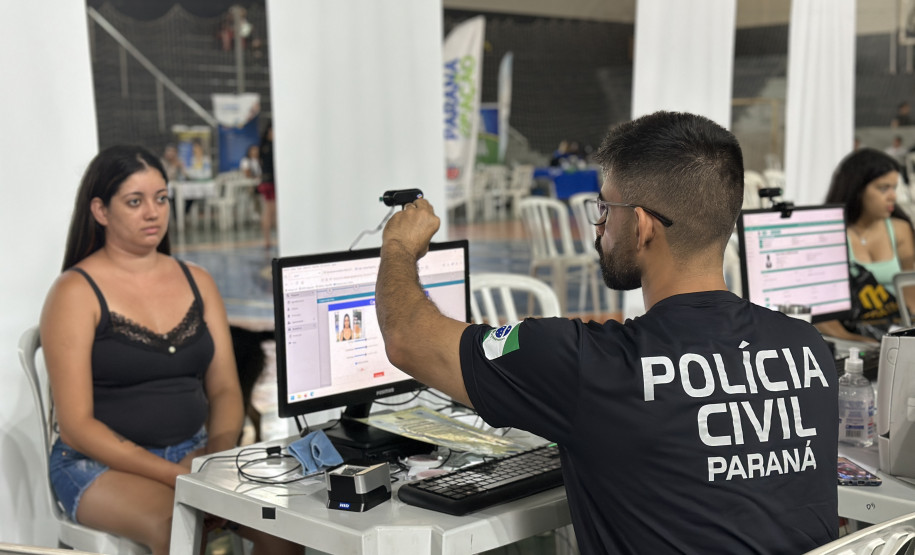 PCPR na Comunidade oferece serviços de polícia Judiciária à população de Primeiro de Maio e Curitiba