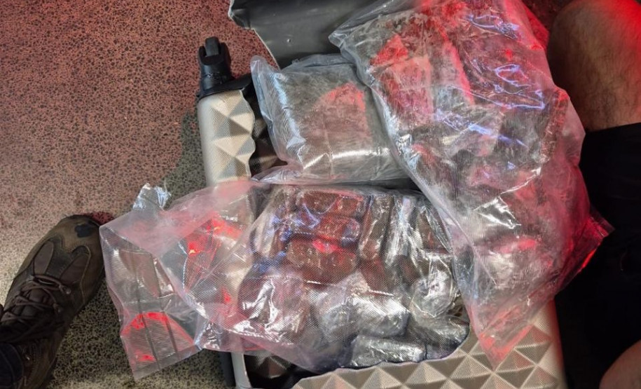 PCPR prende homem que transportava drogas em ônibus interestadual em Londrina