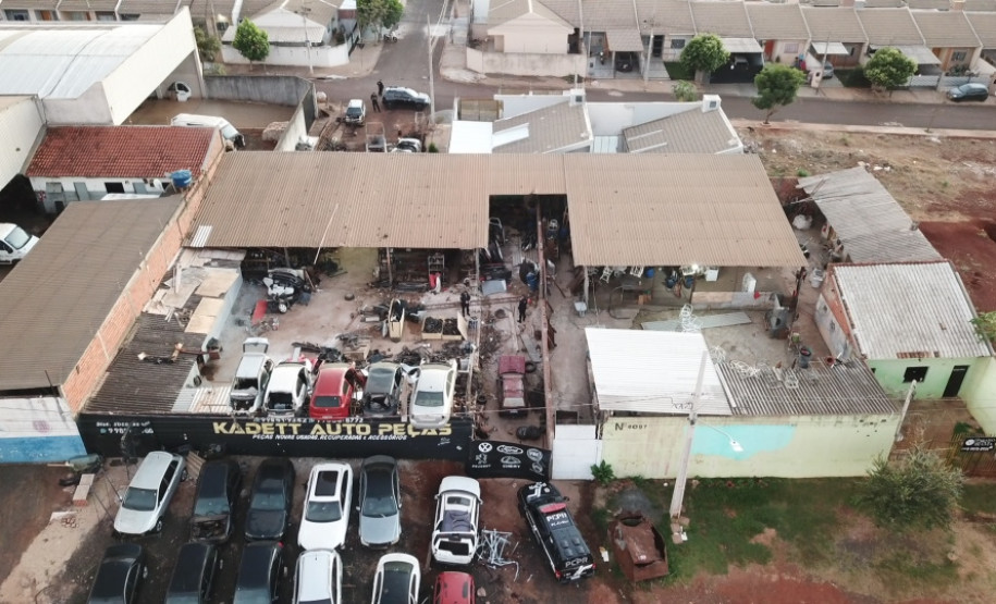 PCPR divulga foto de homem foragido por roubo e fecha desmanche de veículos em Sarandi