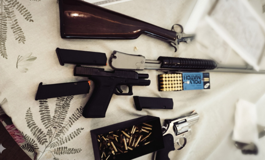 PCPR apreende armas e munições em ação preventiva contra violência doméstica em Foz do Iguaçu