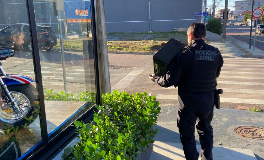 PCPR prende dois durante operação contra fraude em licitações e lavagem de dinheiro em Carambeí
