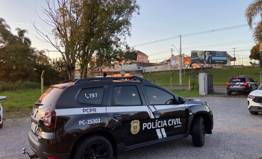 PCPR prende dois durante operação contra fraude em licitações e lavagem de dinheiro em Carambeí