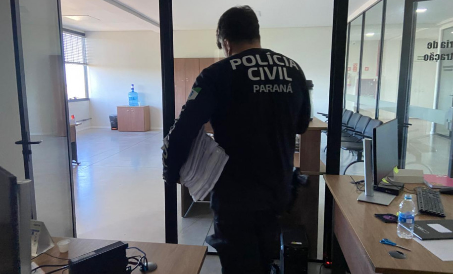 PCPR prende dois durante operação contra fraude em licitações e lavagem de dinheiro em Carambeí