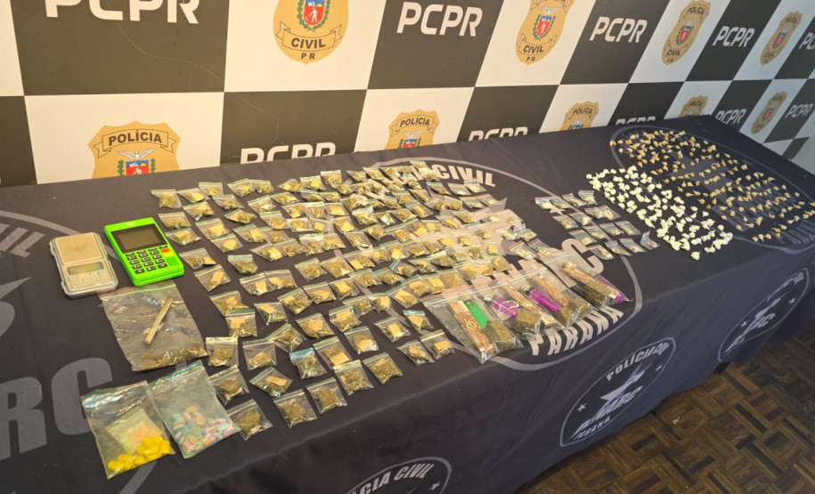 PCPR prende homem em flagrante por tráfico de drogas no bairro Ganchinho, em Curitiba
