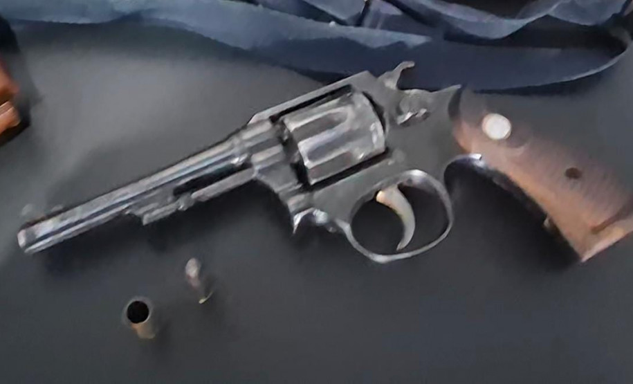 PCPR prende homem e apreende três armas de fogo em Jacarezinho