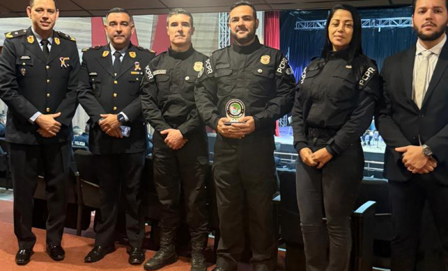Servidor da PCPR recebe homenagem por serviços prestados ao Comando Tripartite no Paraguai