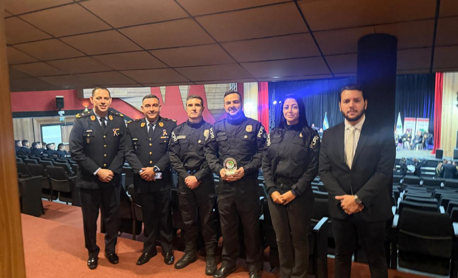 Servidor da PCPR recebe homenagem por serviços prestados ao Comando Tripartite no Paraguai