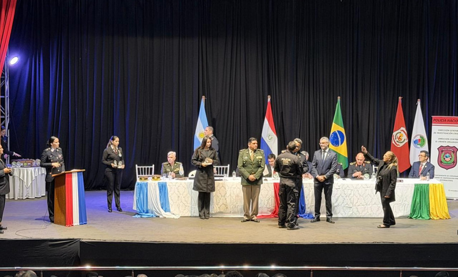 Servidor da PCPR recebe homenagem por serviços prestados ao Comando Tripartite no Paraguai