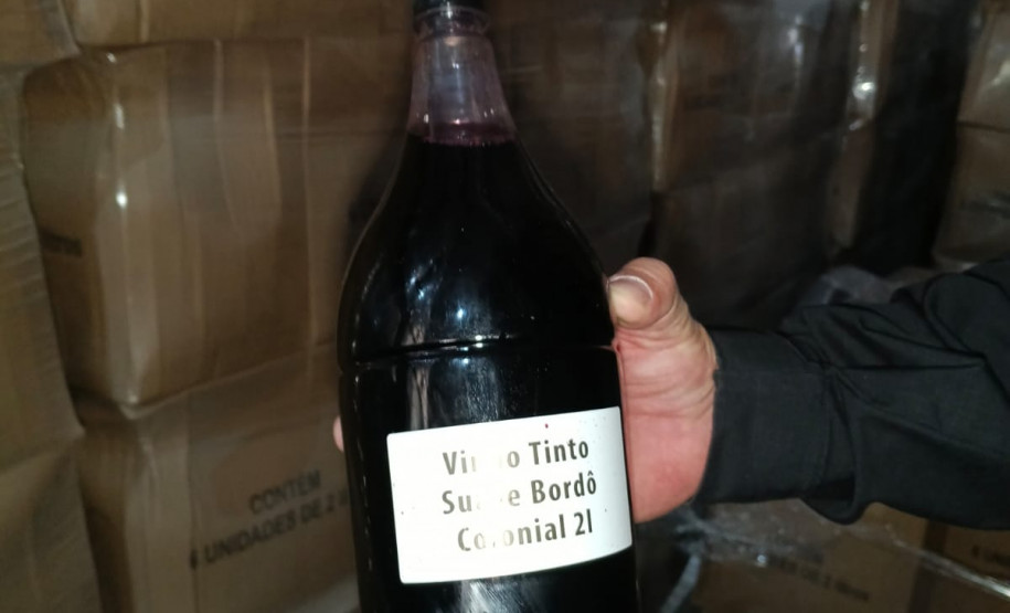 PCPR prende homem e apreende mais de 8,4 mil garrafas de vinho falsificadas em Curitiba