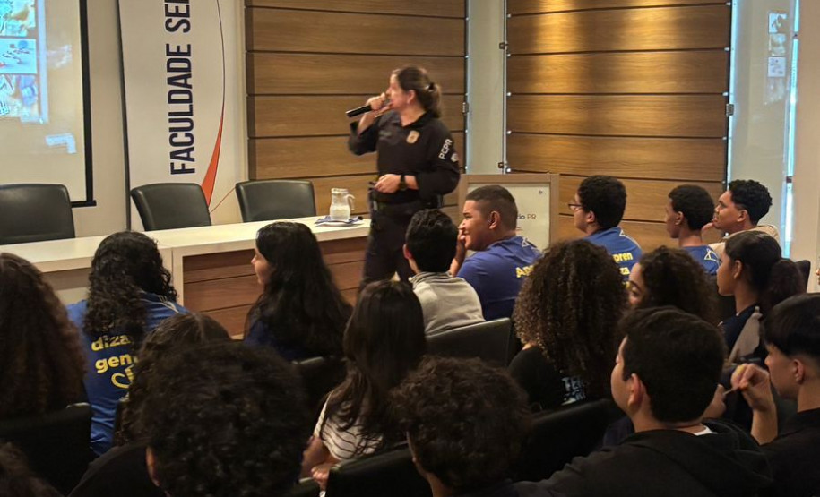 PCPR promove palestras sobre prevenção às drogas e conscientiza cerca de 400 jovens em Maringá