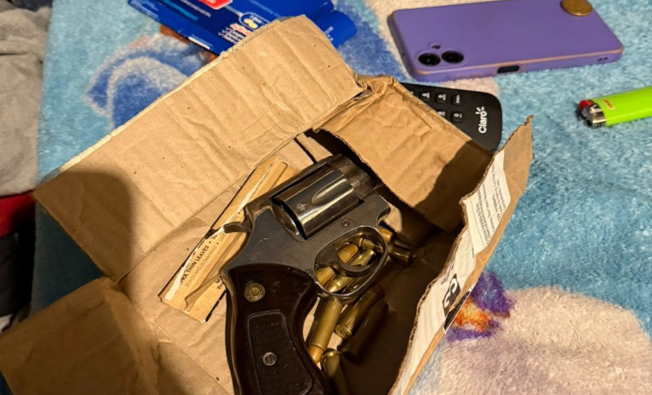 PCPR apreende armas, drogas e R$ 78 mil em operação contra grupo criminoso em Curitiba