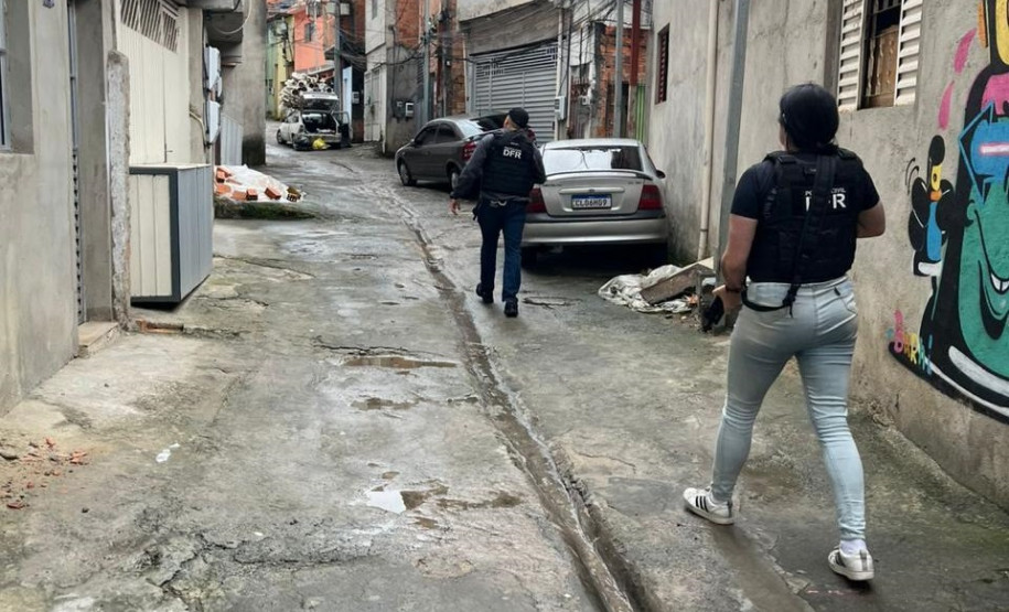 PCPR prende dois suspeitos de integrar grupo especializado em furtos a apartamentos de luxo
